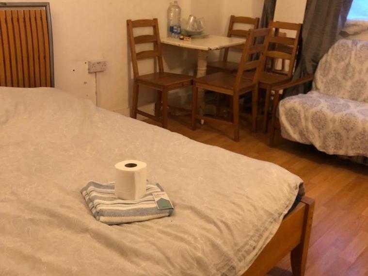 Private Rooms In 3 Bedroom Flat!! London Exteriör bild